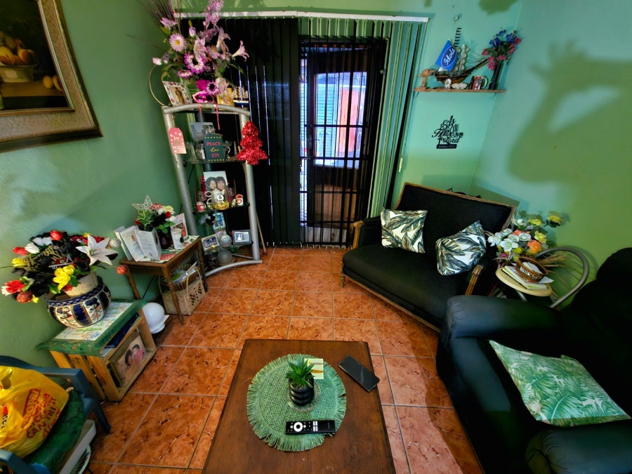  Bedroom Property for Sale in Rocklands Western Cape